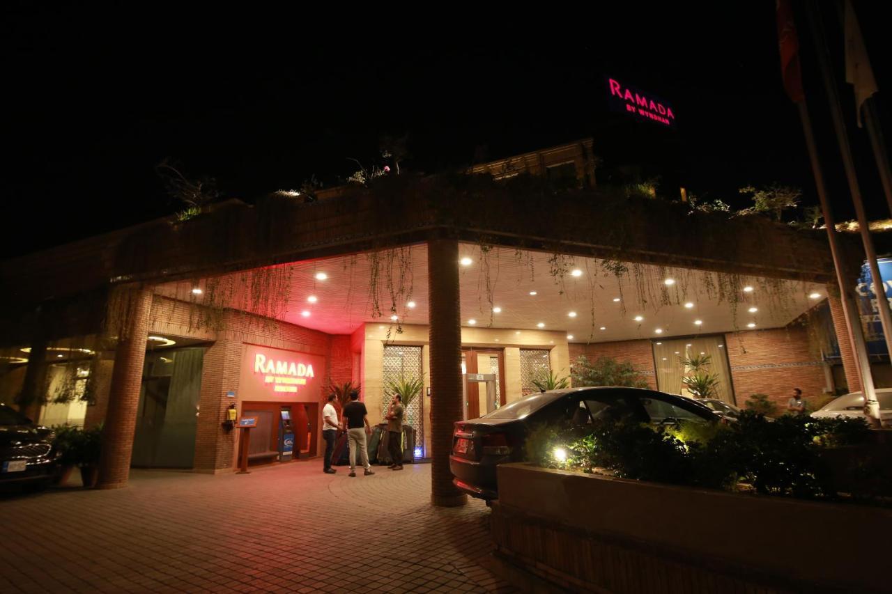 Hotel Ramada By Wyndham Multán Exterior foto