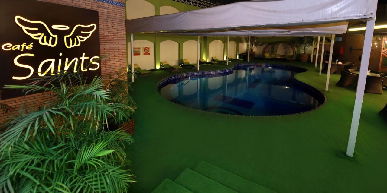 Hotel Ramada By Wyndham Multán Exterior foto